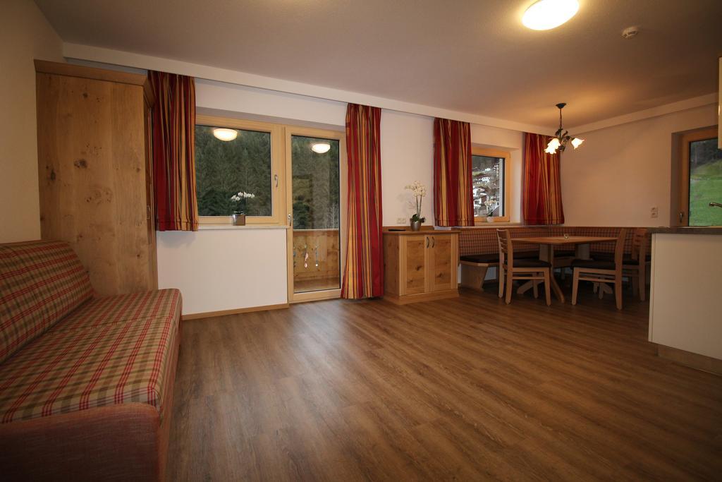 Apart Geisler Mayrhofen Bilik gambar